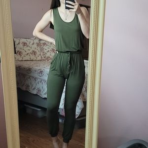 Green jumpsuit with POCKETS